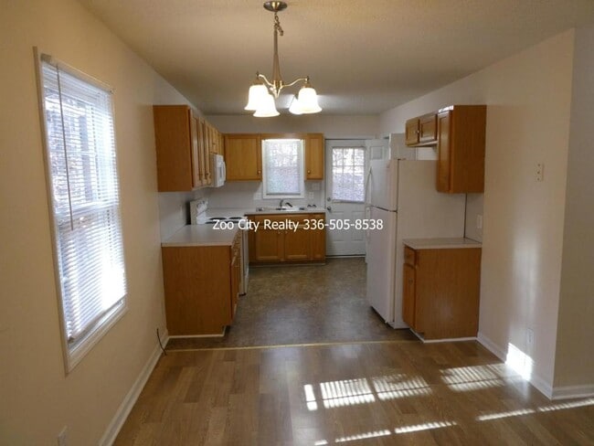 Photo - 730 Breeze Hill Rd