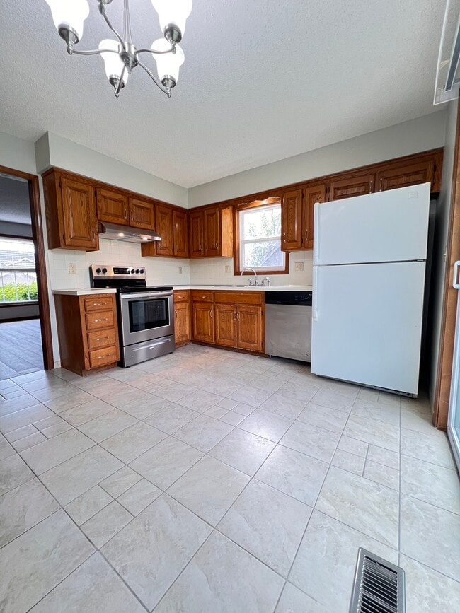 Photo - 1220 SE 8th St