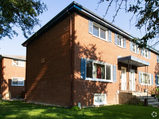 Building Photo - 905 W North Ave Rental