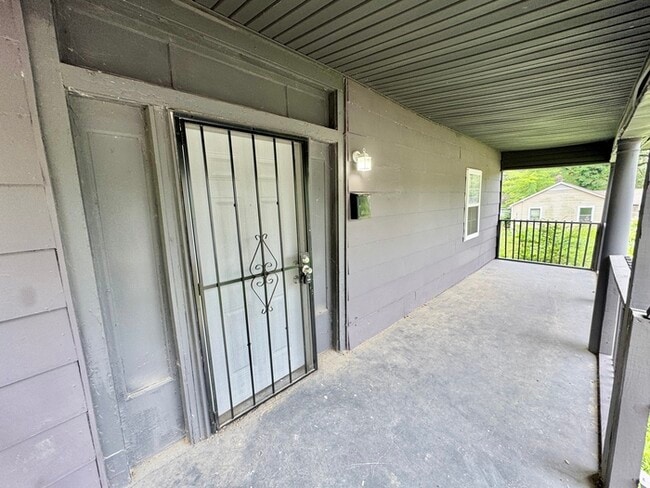 Photo - 1584 Rayburn St