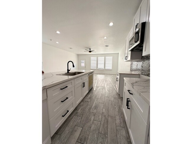Photo - 7710 Darnay Dr