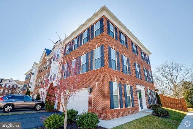 Building Photo - 6301 Ralston Way Rental