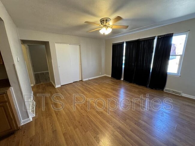 Photo - 119 Vanburen Ct