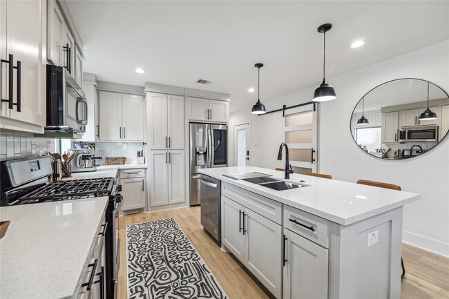 Photo - 4603 Farmer St