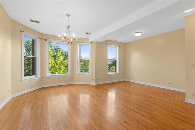 Building Photo - 2254 W Adams St Unit 1 Rental