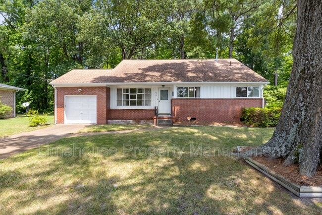 Photo - 562 Briar Hill Rd House