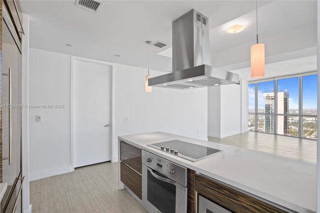 Photo - 1100 Biscayne Blvd Condo Unit 5907