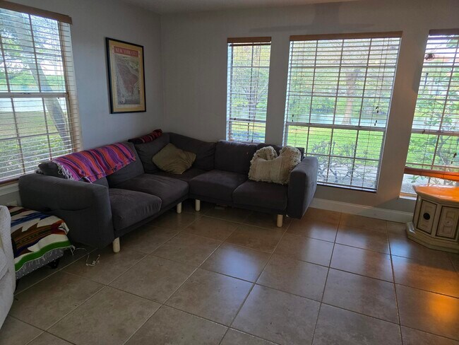 Photo - 1215 Crystal Way Unit O