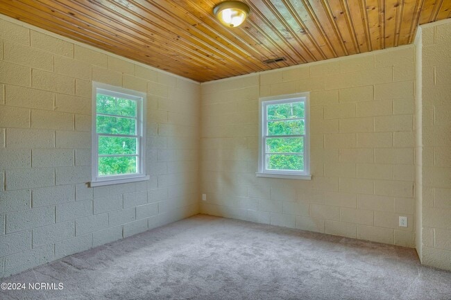 Photo - 705 Riggs Rd