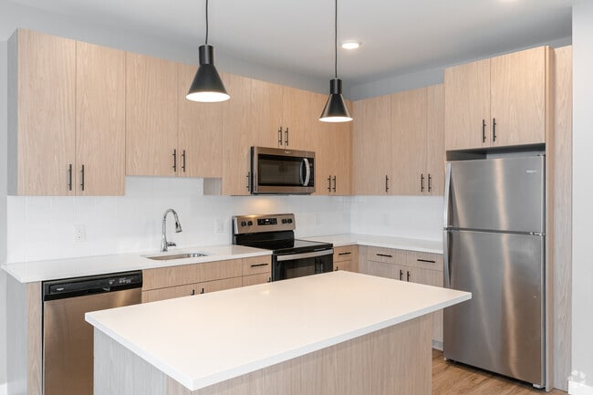 1BR, 1BA - 918SF - Station Place