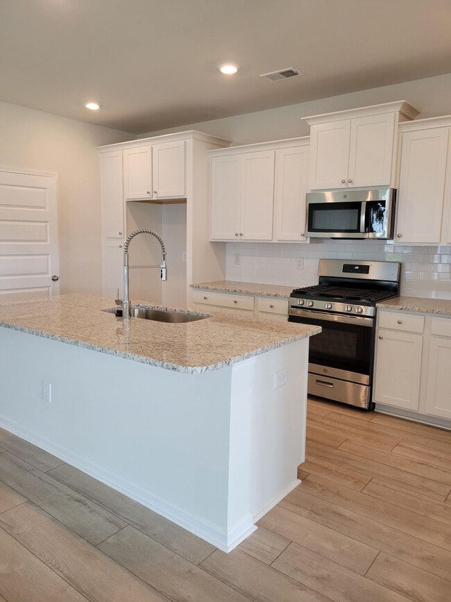 Photo - 3012 Sistine St