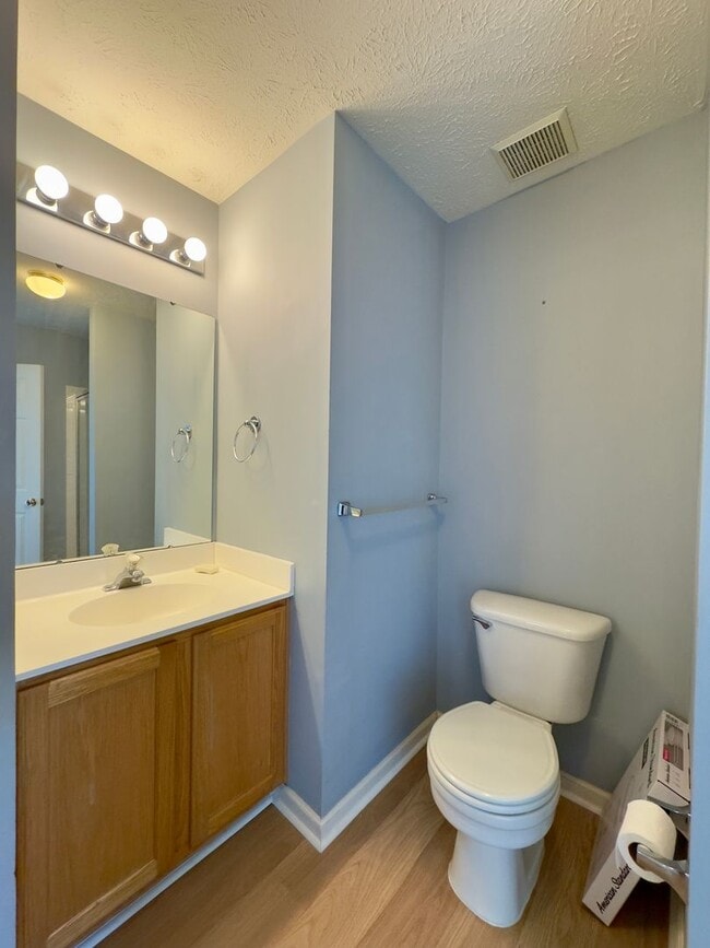 Photo - Charming 2 Bedroom/2 Bathroom Unit Apartment with In-Unit Laundry in Owings Mills, MD!