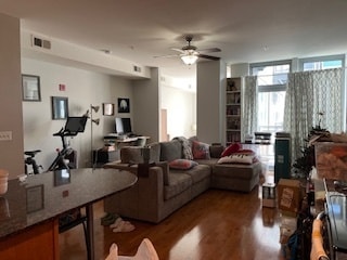 Photo - 565 W Quincy St Unidad 1714