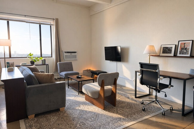 Building Photo - 823 N 2nd St