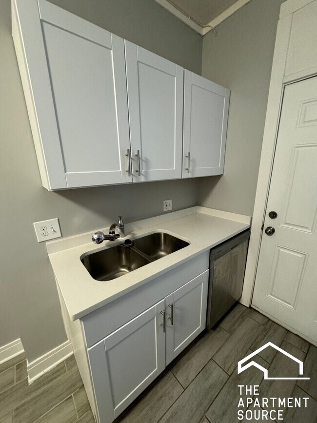 Photo - 2838 W Addison St Condo Unit G