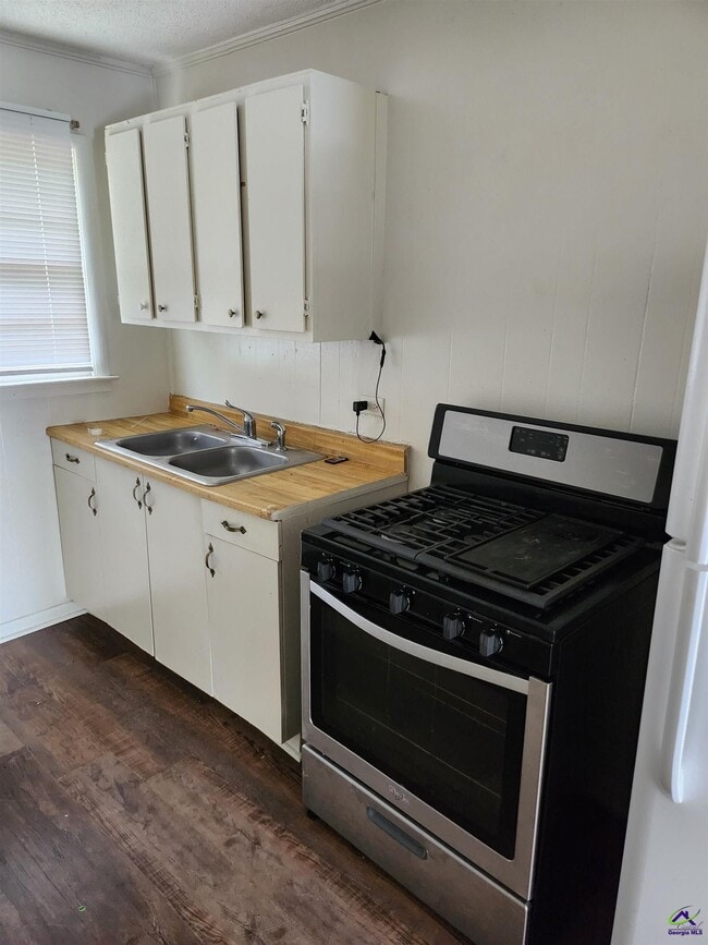 Photo - 1087 Booth Rd