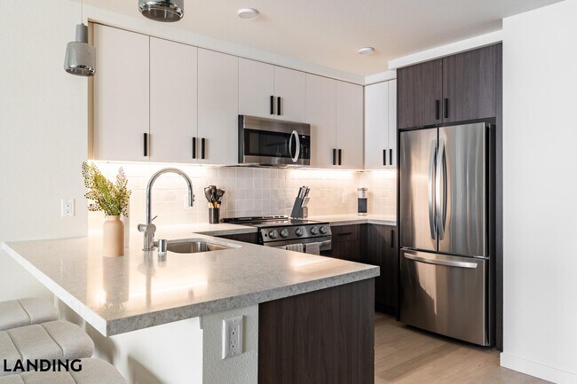 549 S Harvard Blvd Unit 207