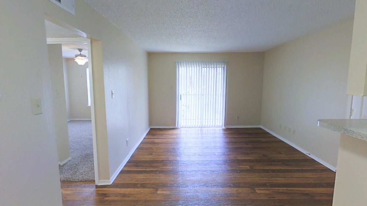 Photo - Oaks of Denton Apartments