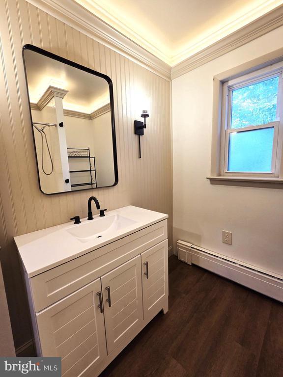 Photo - 735 W Broad St