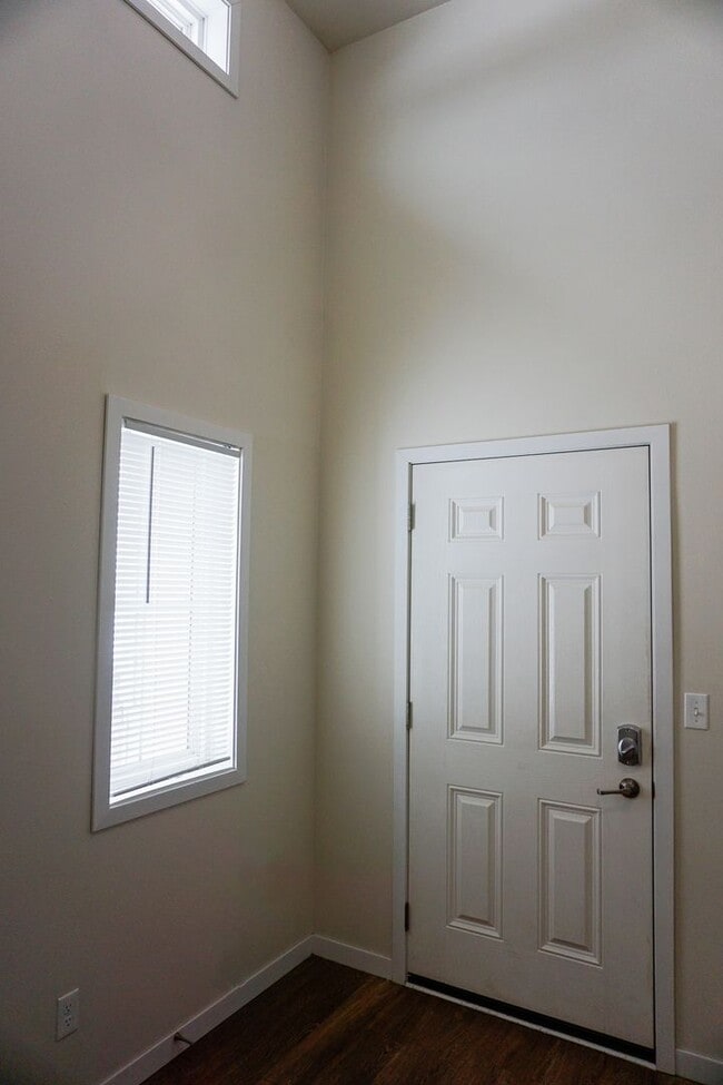 Photo - 3 Bed 2 Bath Twin Home