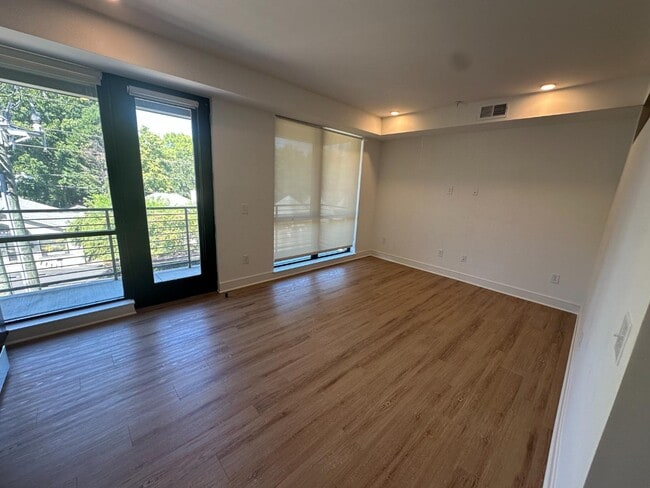 Photo - 615 W Peace St