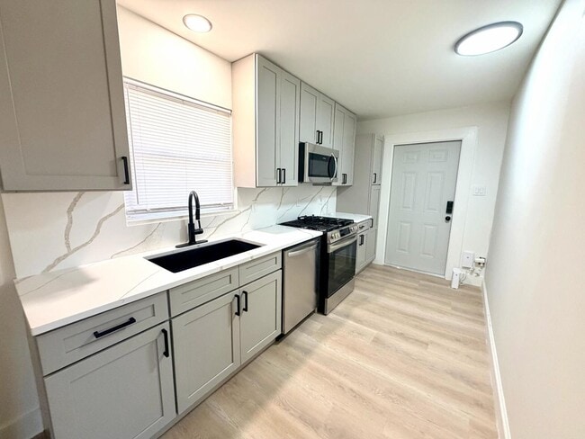 Photo - 413 Solar Dr