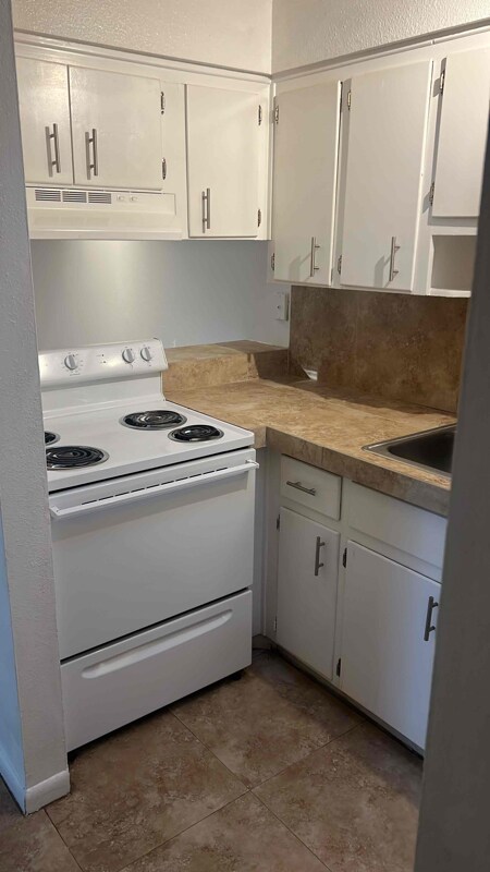 Photo - 3325 Mayflower St Unit 5