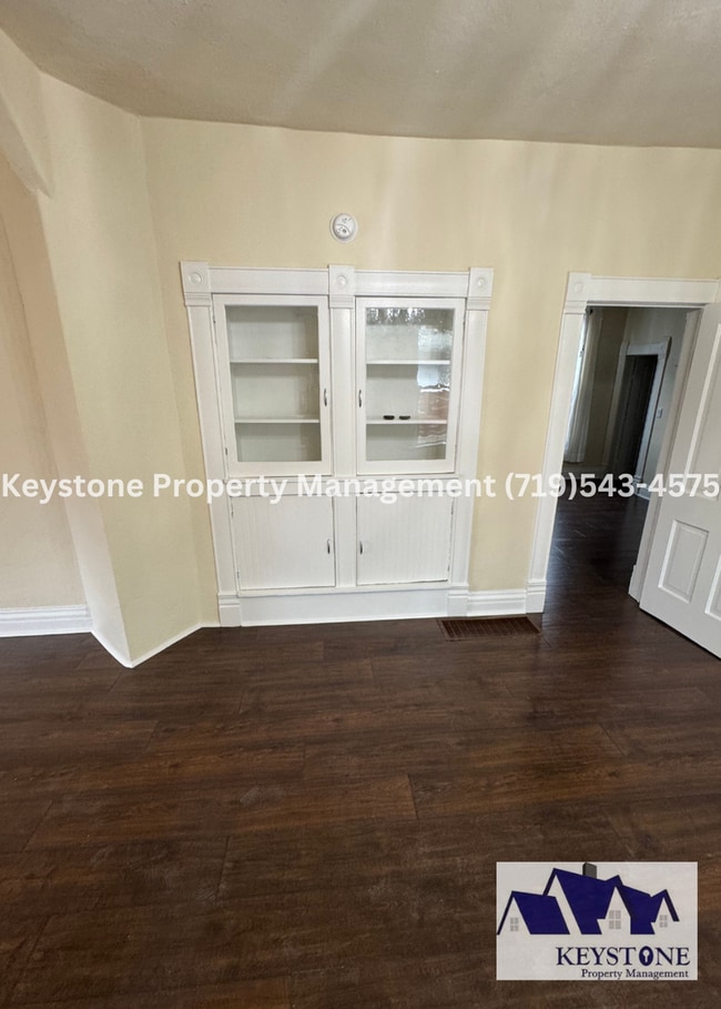 Photo - Charming Pet Friendly House 2 Bedroom/1.5 Bathroom/Oversized Garage $1500/$1500