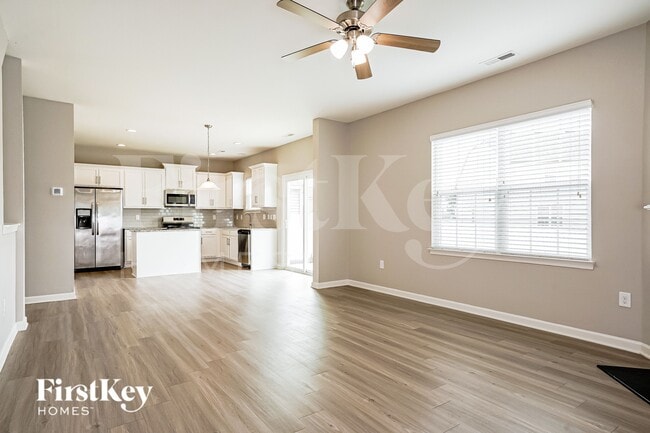 Photo - 100 N Great White Way