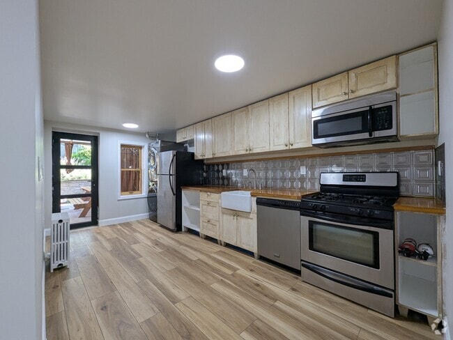 Building Photo - 868 Saint Johns Pl Unit 1 Rental