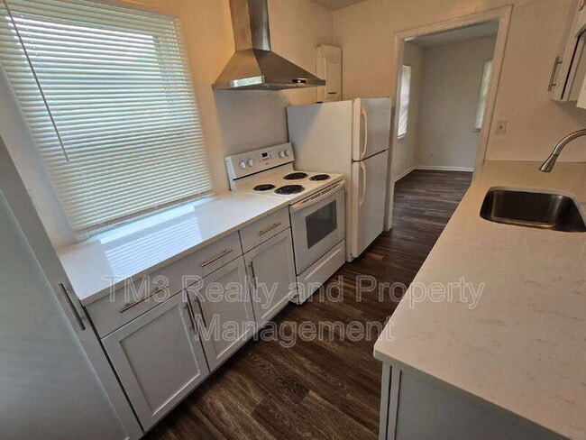 Photo - 811 W Sheridan St