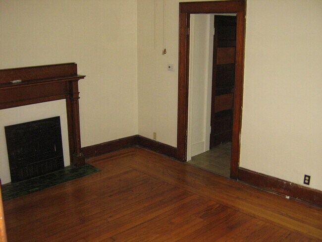 Photo - 121 Sedgwick St