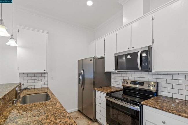Photo - 2089 Fostoria Cir