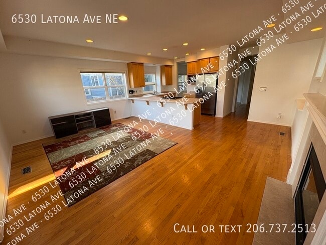 Photo - 6530 Latona Ave NE