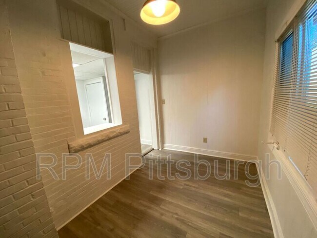 Photo - 344 Amber St