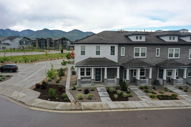 Photo - Sterling Ranch 3bed 3bath - like NEW!
