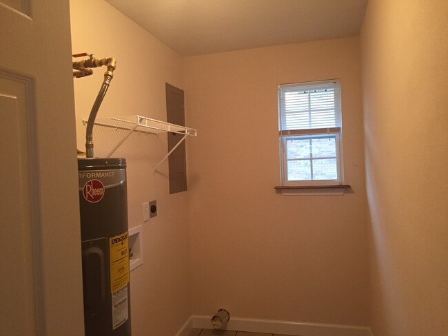 Photo - 301 Montgomery St Unidad A