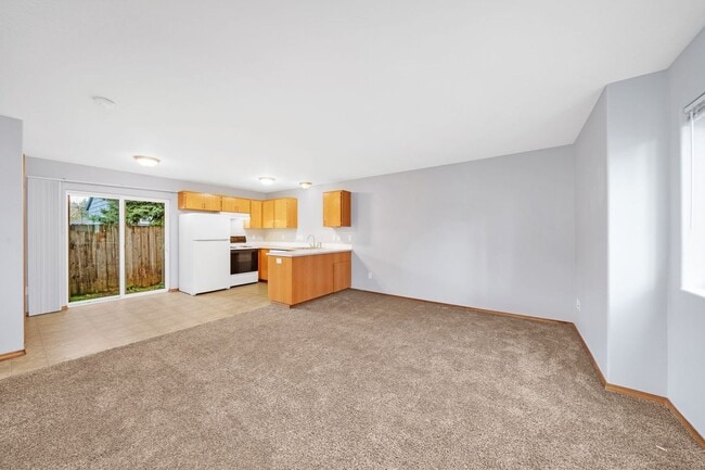 Photo - 99th Ave Tri-Plex-AT-4518 Unit # B