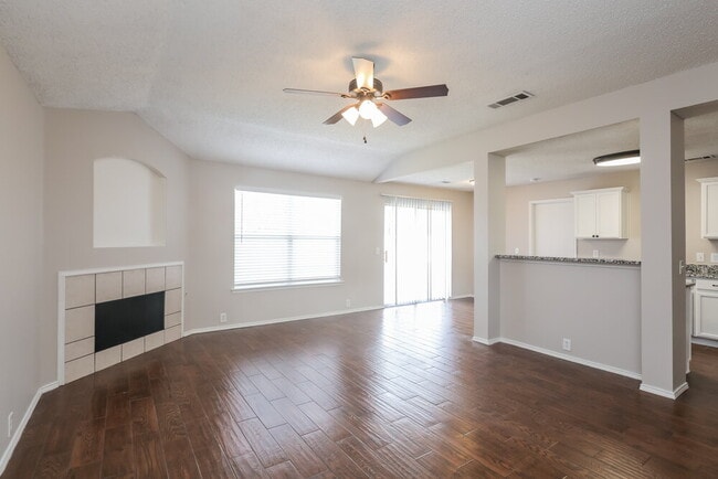 Photo - 100 Walnut Dr