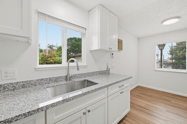 Building Photo - 802-816 Lincoln Avenue Unit 814
