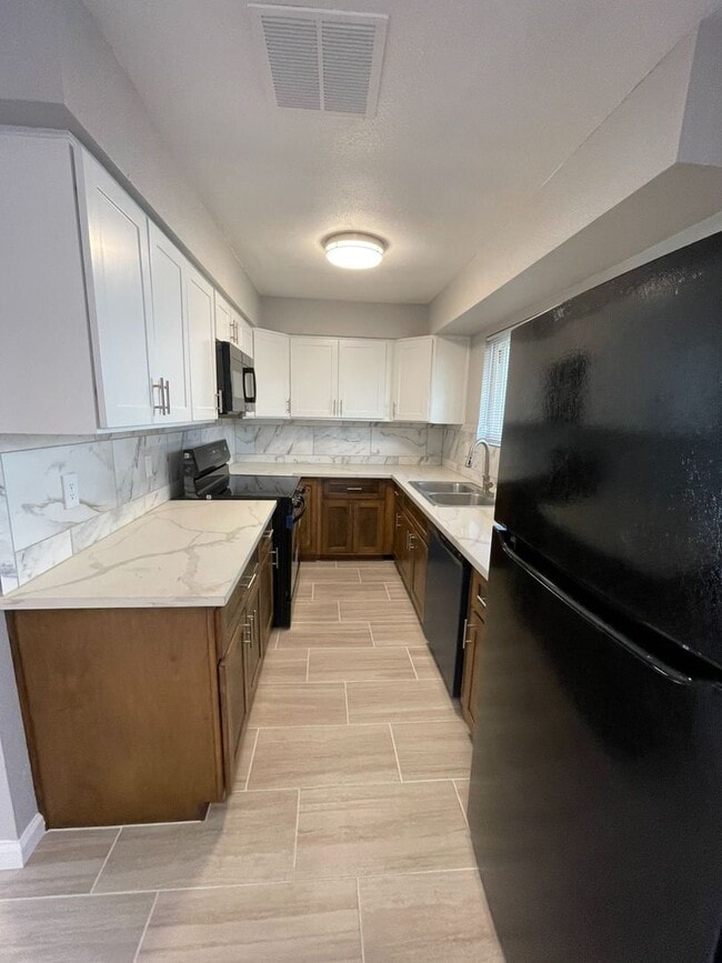 Building Photo - 69 W Beverly Ave Unit 69 Rental
