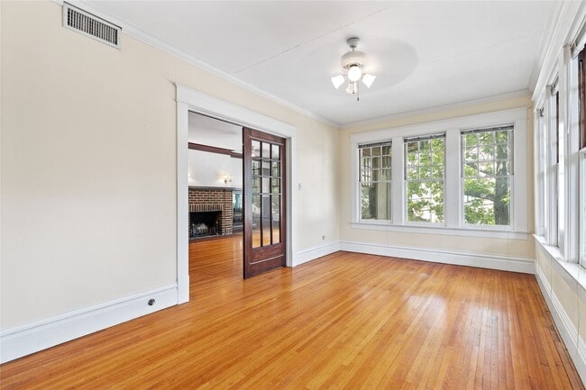 Photo - 806 Winbern St Unit True