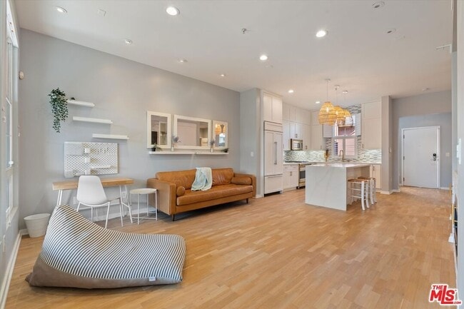 Photo - 13020 Pacific Promenade