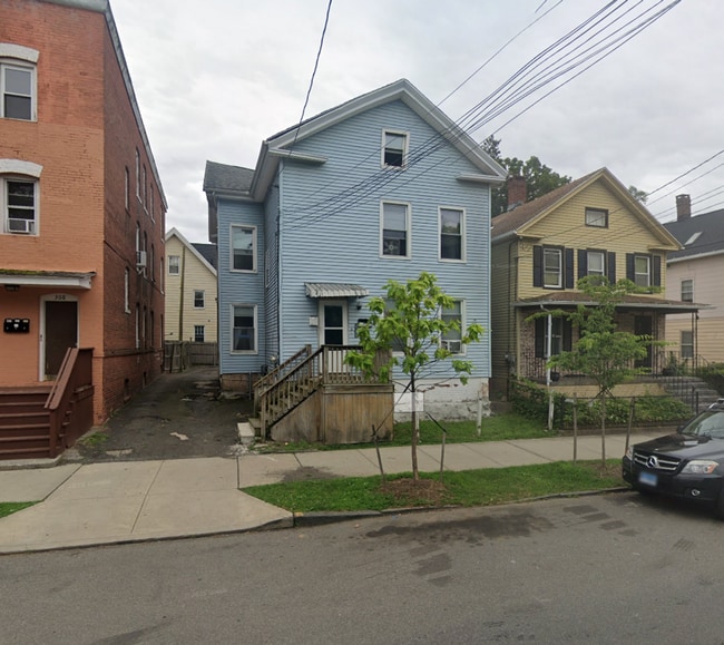 312 Davenport Ave Unit 2