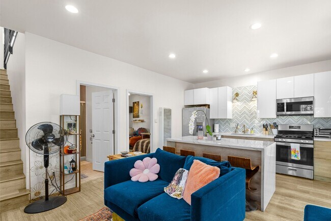 Photo - 5010 Gary St