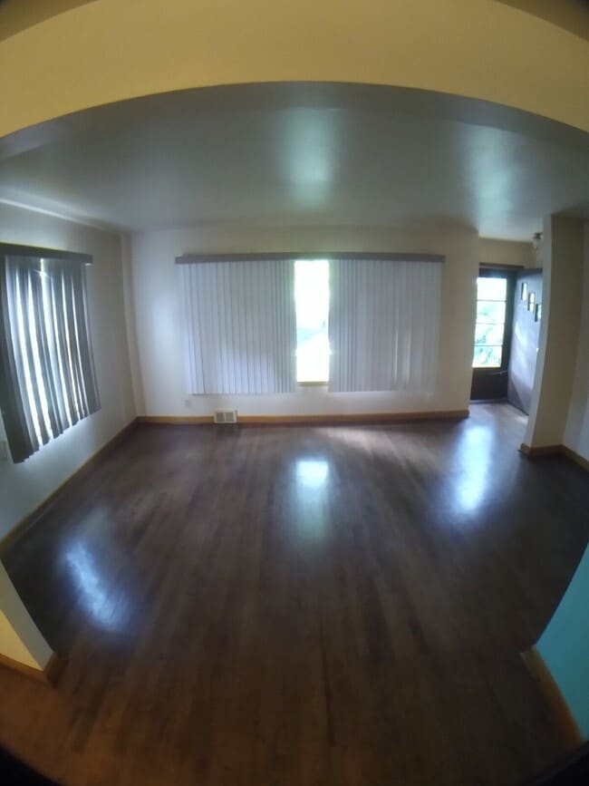 Photo - 326 N 68th St House