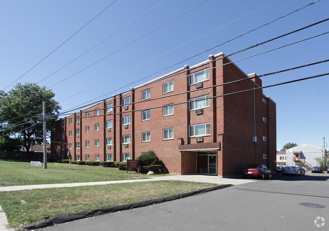 Primary Photo - Emmett Street Apartments