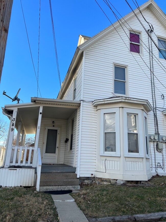 Building Photo - 349 Spruce St Unit B Rental