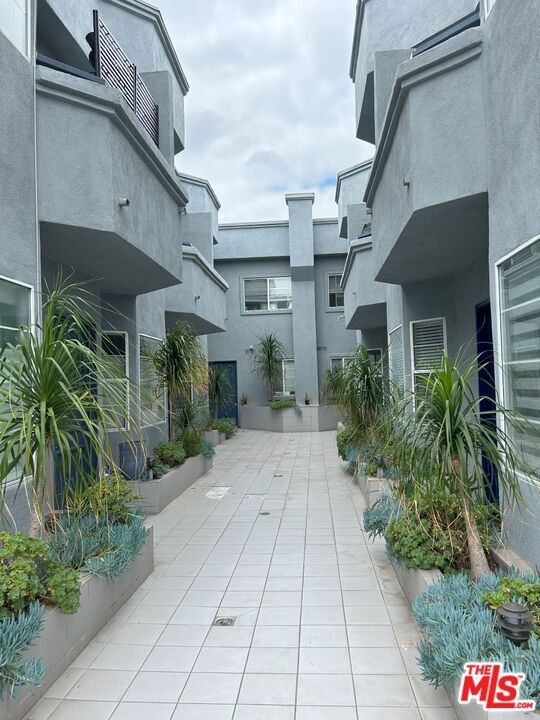 Photo - 7916 Blackburn Ave Unit 1