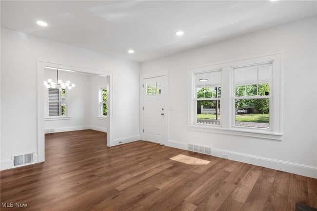 Building Photo - 3154 Yorkshire Rd Rental
